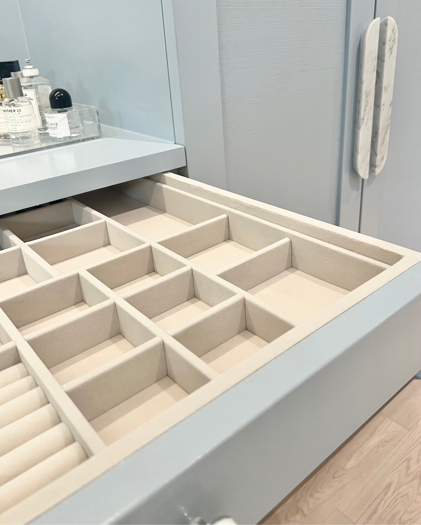 Customized Acrylic Drawer Organizer